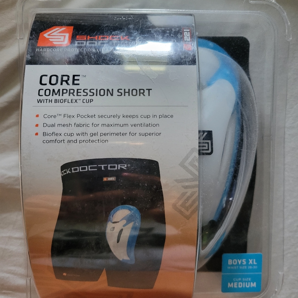 Core compression short with bioflex cup